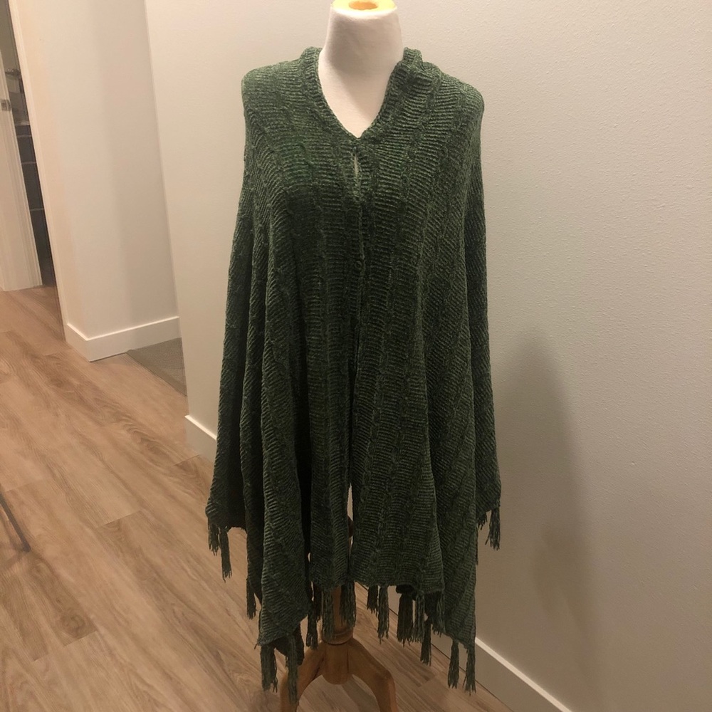 NWT Lularoe Mimi Poncho Wrap
